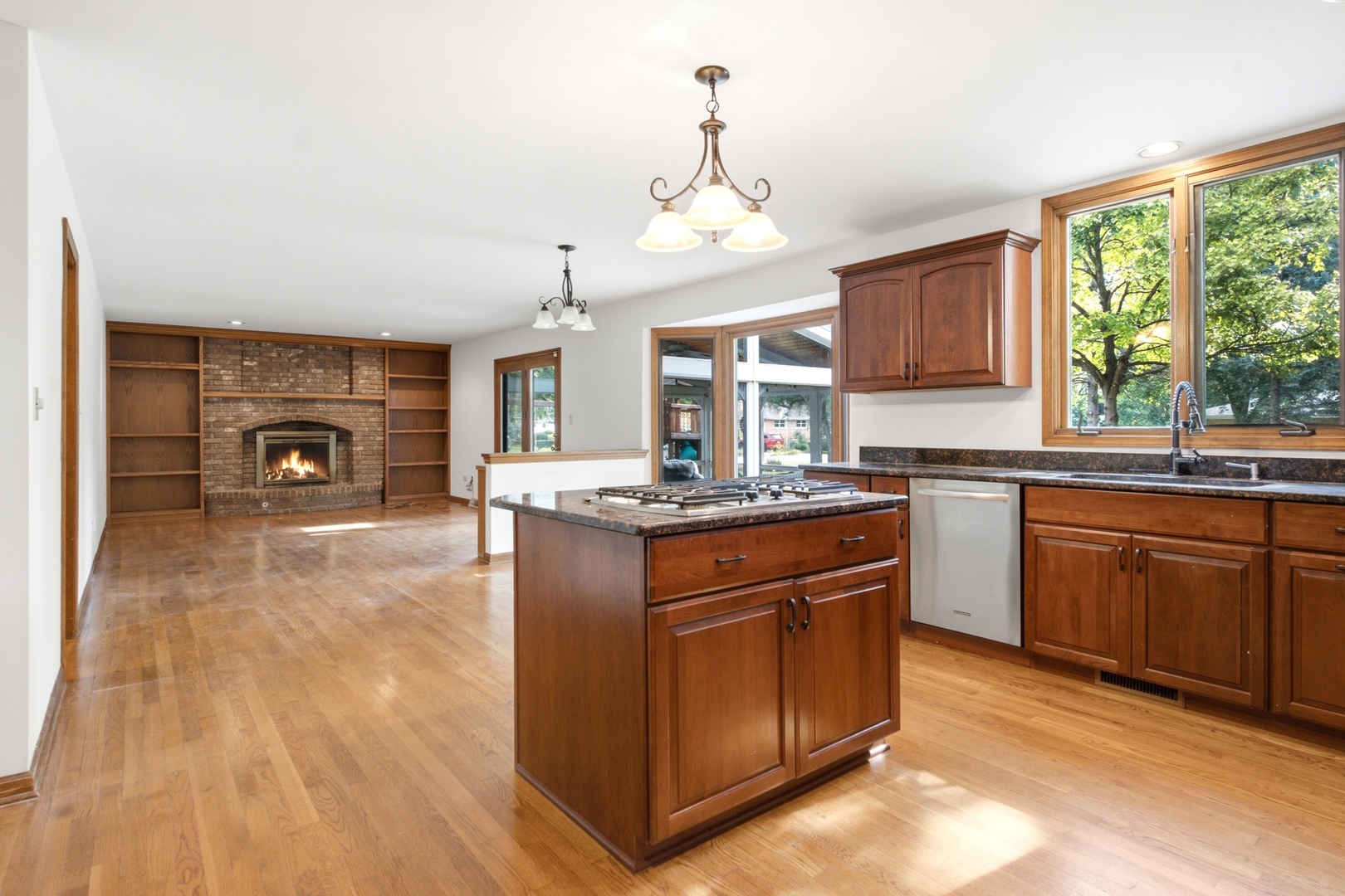 S415 Madison Street Winfield, IL 60190 - Photo 12 of 37