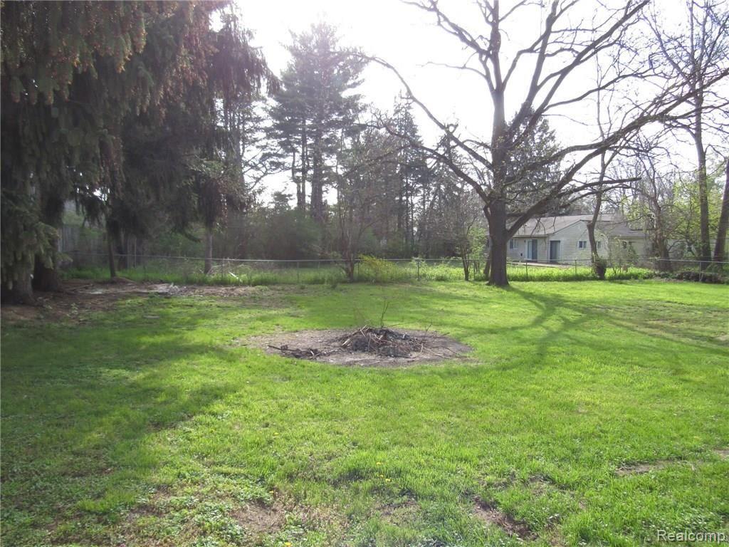 46770 Woodall Road Utica, MI 48317 - Photo 9 of 37 46770 WOODALL SHELBY TWP (20).JPG