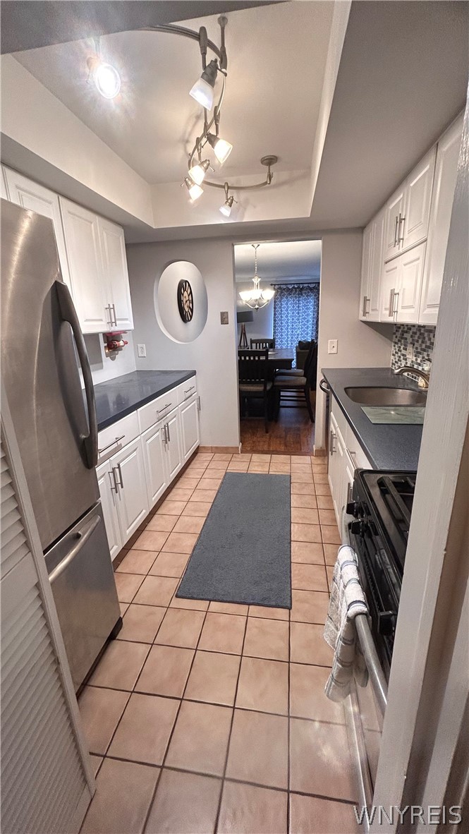 4547 Chestnut Ridge Road, Unit 219B Amherst, NY 14228 - Photo 23 of 36 Bright Kitchen
