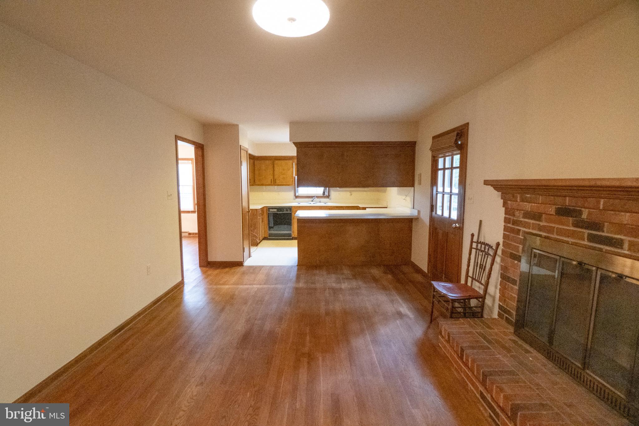 11619 Smithfield Road Manassas, VA 20112 - Photo 4 of 38 Gallery Image 4