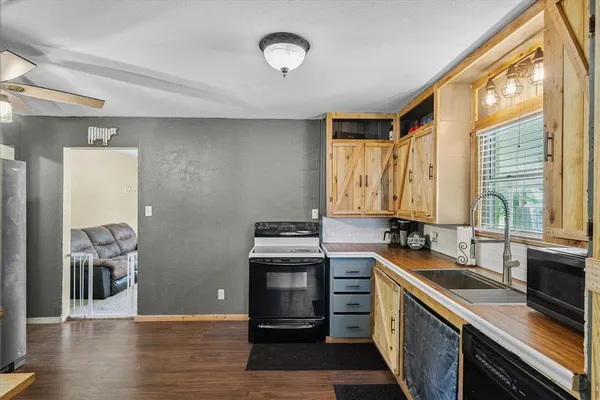 $165,000 | 189 South Pine Street, Van, TX 75790