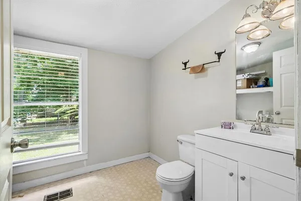 $165,000 | 189 South Pine Street, Van, TX 75790