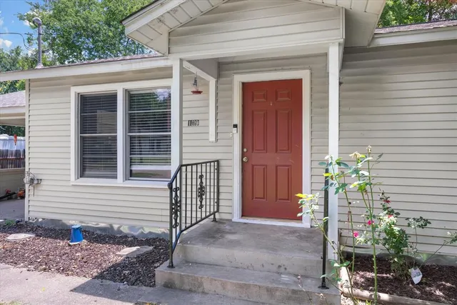 $165,000 | 189 South Pine Street, Van, TX 75790