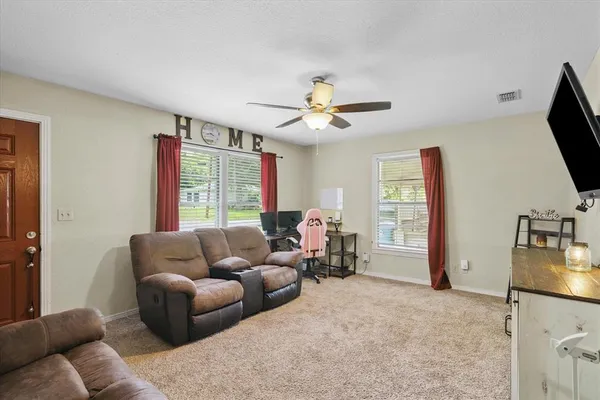 $165,000 | 189 South Pine Street, Van, TX 75790