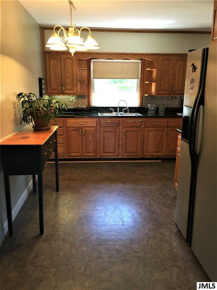 1333 Cunningham Road Jackson, MI 49201 - Photo 6 of 27 Photo 6