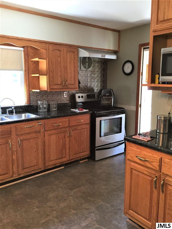 1333 Cunningham Road Jackson, MI 49201 - Photo 7 of 27 Photo 7