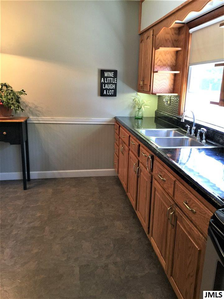 1333 Cunningham Road Jackson, MI 49201 - Photo 8 of 27 Photo 8