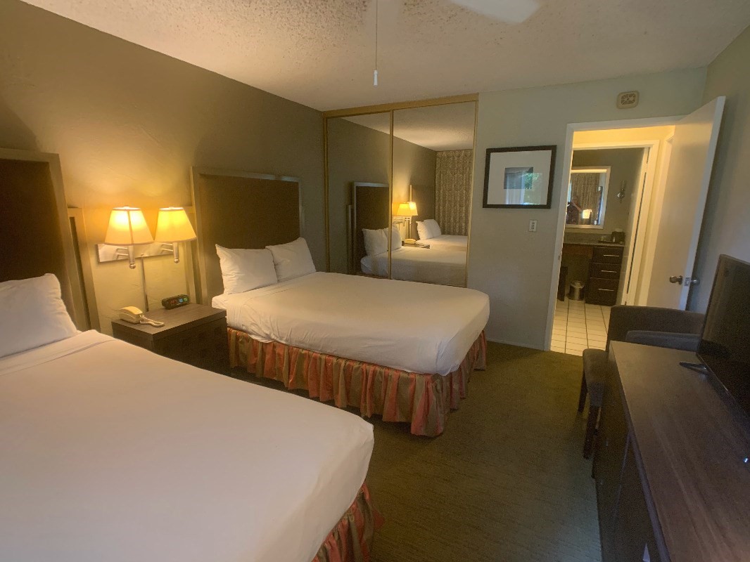 525 Aleka Loop, Unit D5 Kapaa, HI 96746 - Photo 11 of 11 a bedroom with two beds and a dresser