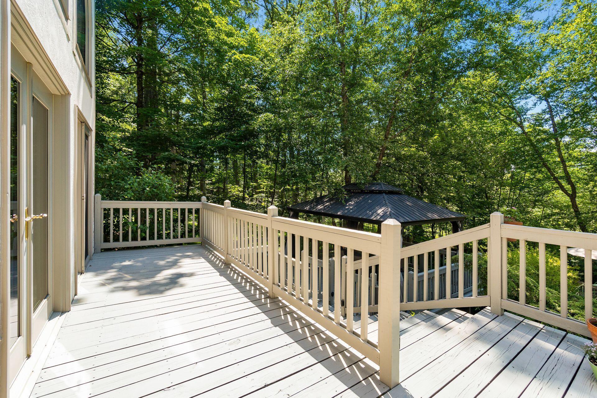 7380 Red Bank Road Westerville, OH 43082 - Photo 14 of 84 Deck
