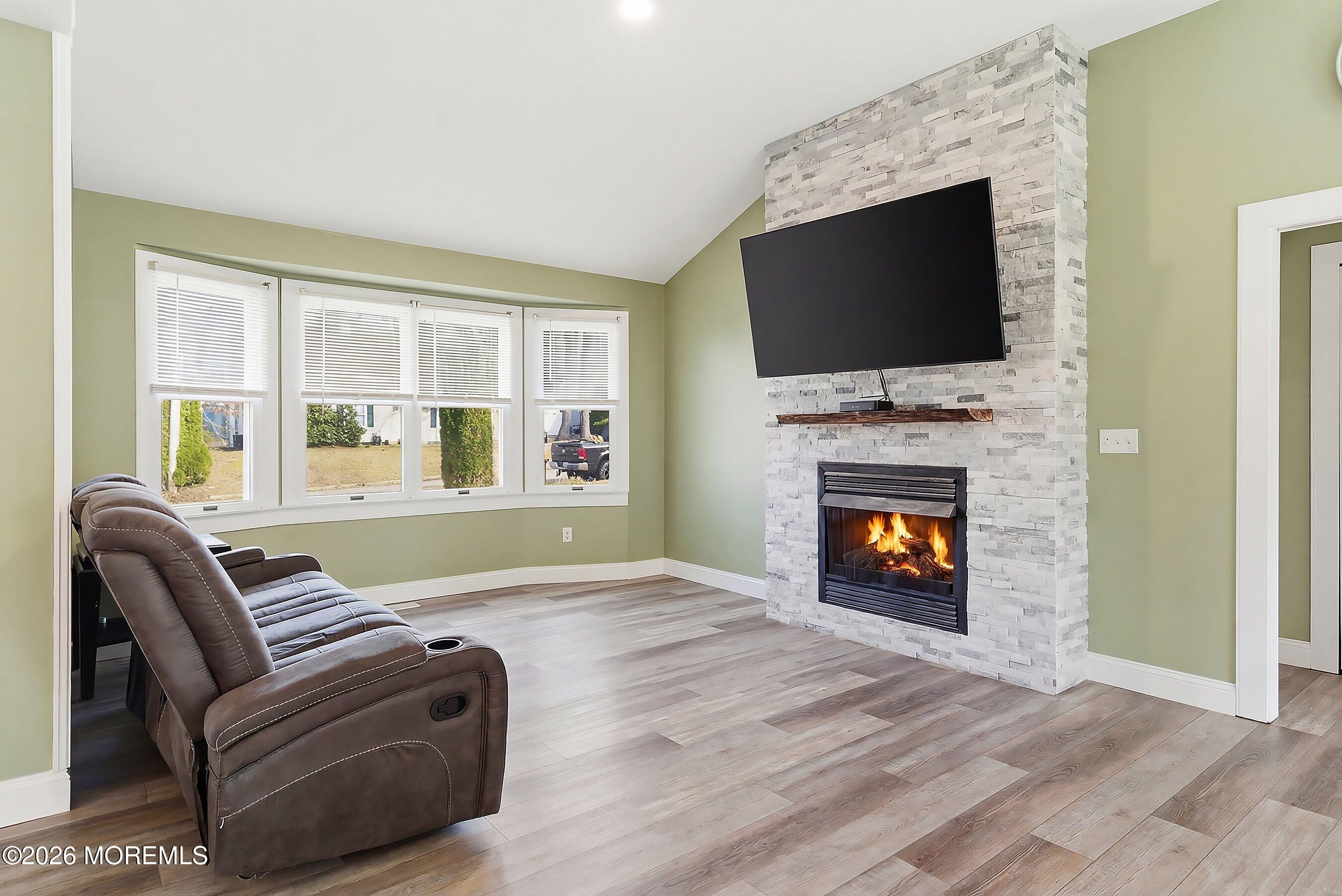 161 Mooring Road Manahawkin, NJ 08050 - Photo 6 of 38 09-Living