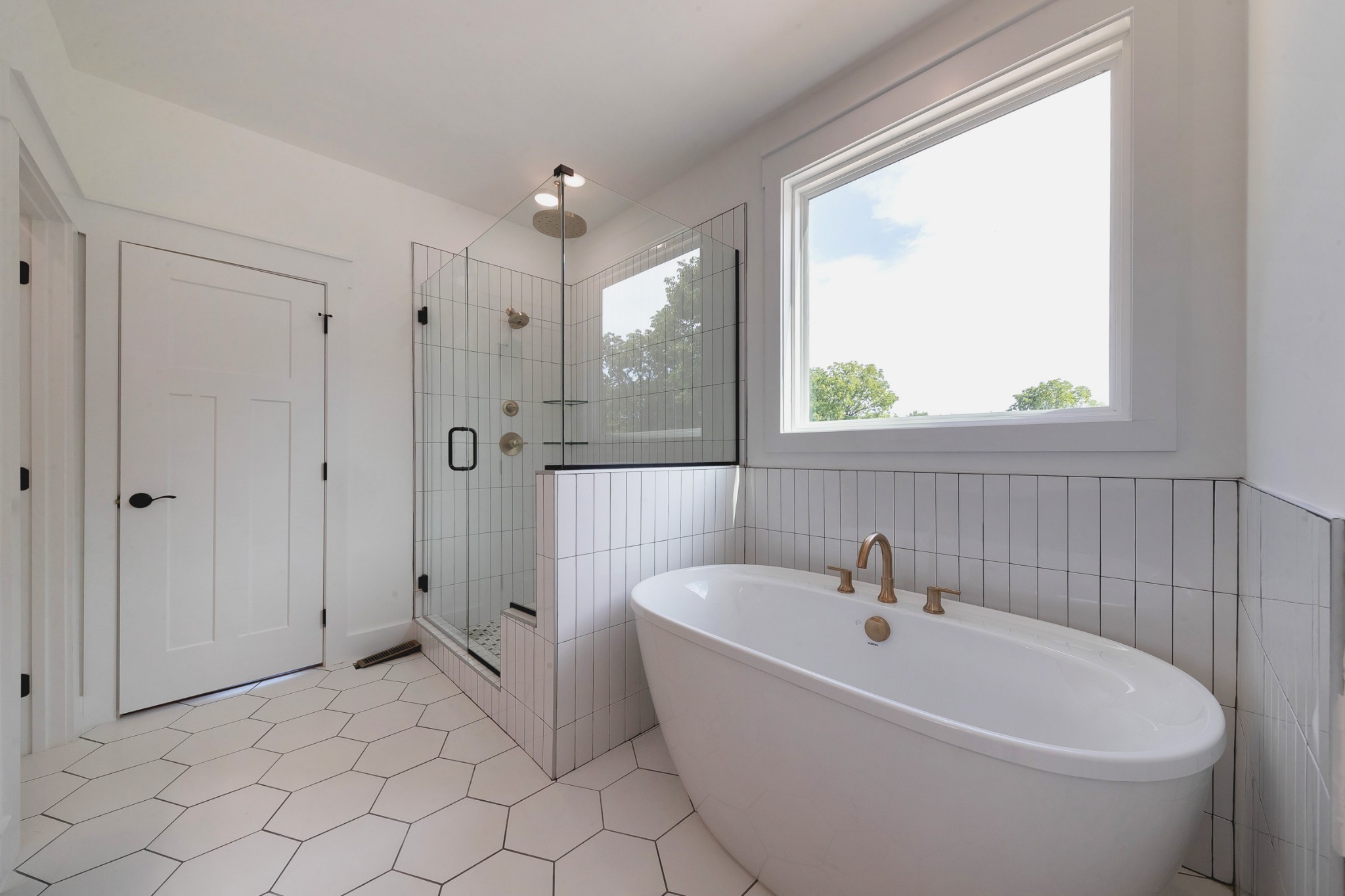 6616 Old Zion Road Columbia, TN 38401 - Photo 27 of 52 a white bath tub sitting next to a shower