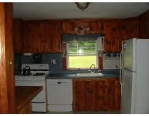 82 Depot Road Oxford, MA 01540 - Photo 4 of 15 Gallery Image 4