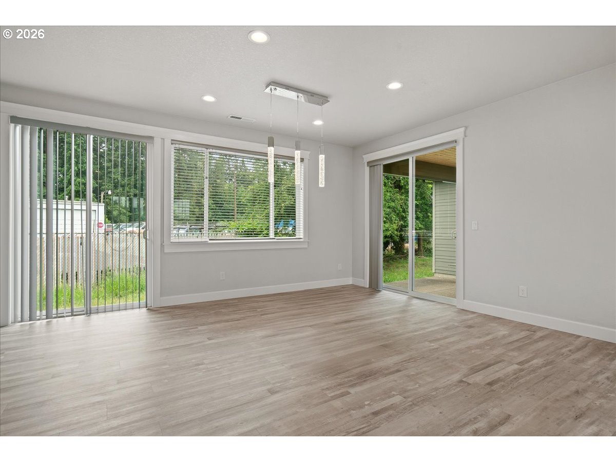 4098 Portland Road Northeast Salem, OR 97301 - Photo 18 of 47