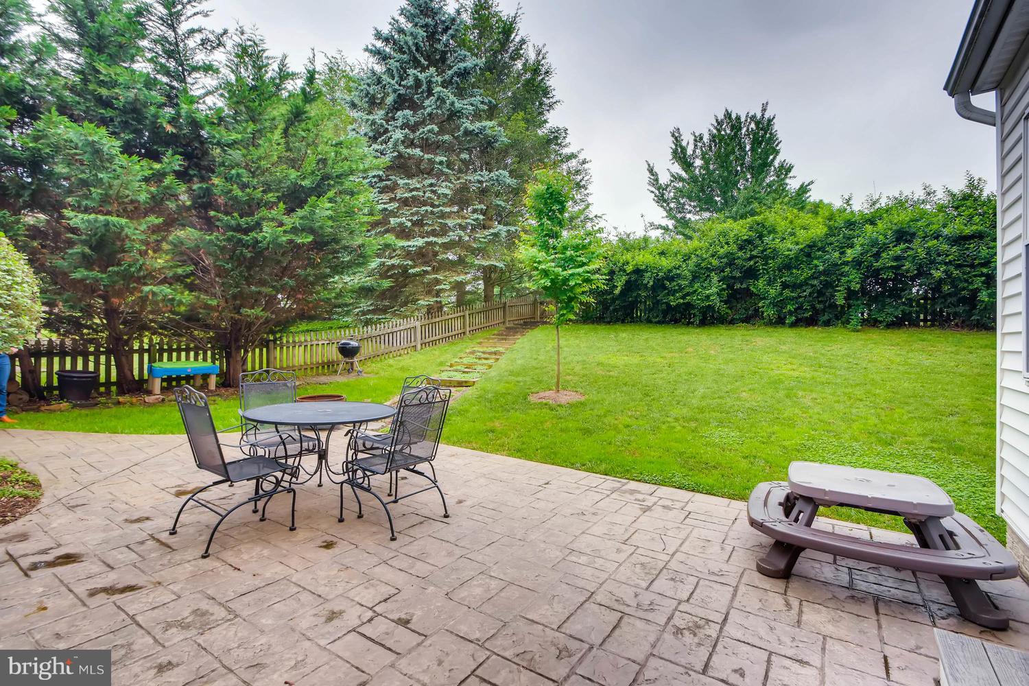 10510 Longbranch Road Cockeysville, MD 21030 - Photo 26 of 28 an outdoor space with furniture and garden