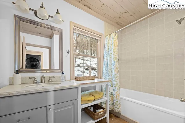 $999,500 | 127 Raven Road, Beech Mountain, NC 28604