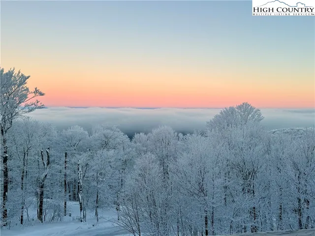 $999,500 | 127 Raven Road, Beech Mountain, NC 28604