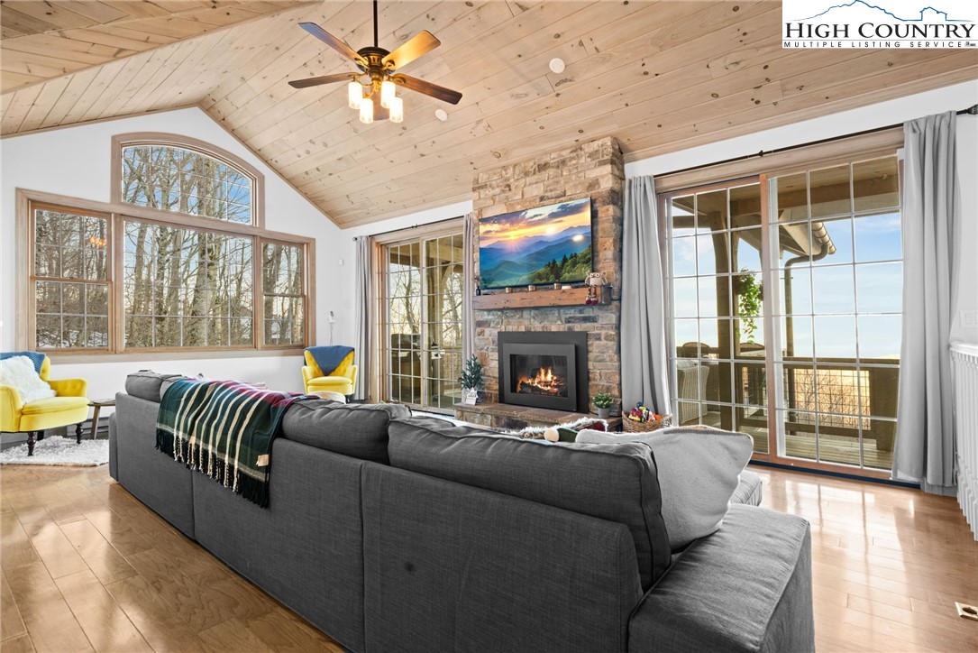 127 Raven Road Beech Mountain, NC 28604 - Photo 10 of 38