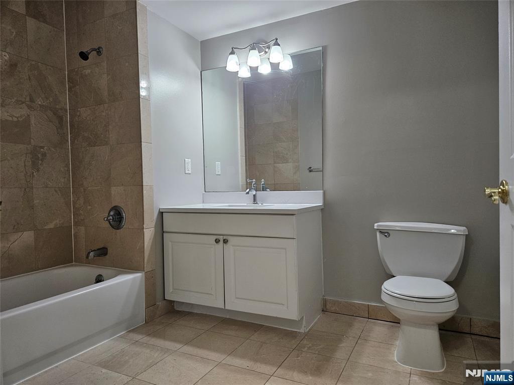 905 River Road, Unit 224 Edgewater, NJ 07020 - Photo 12 of 21 Gallery Image 12