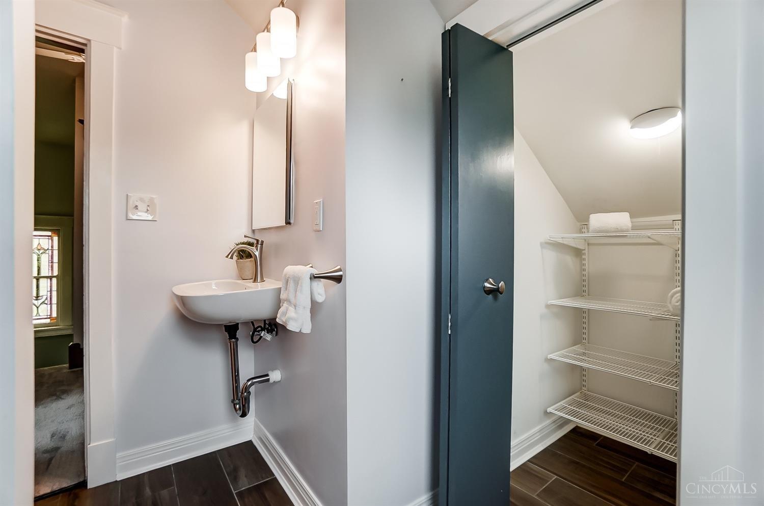 3840 Edwards Road Cincinnati, OH 45209 - Photo 20 of 32