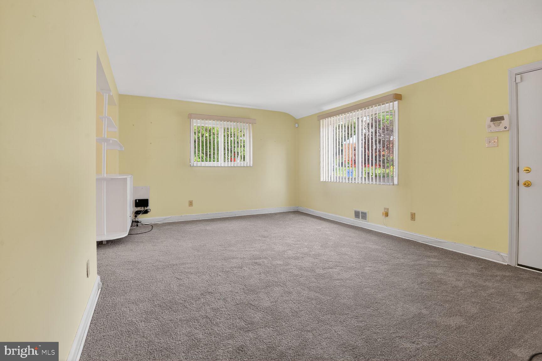 11015 Burnley Terrace Silver Spring, MD 20902 - Photo 6 of 29 Living Room