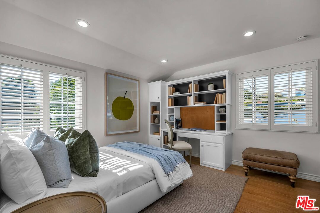 415 North Bonhill Road Los Angeles, CA 90049 - Photo 33 of 45 Gallery Image 33