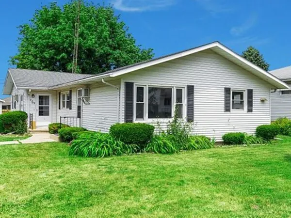 $279,000 | 709 West McKinley Street, Harvard, IL 60033