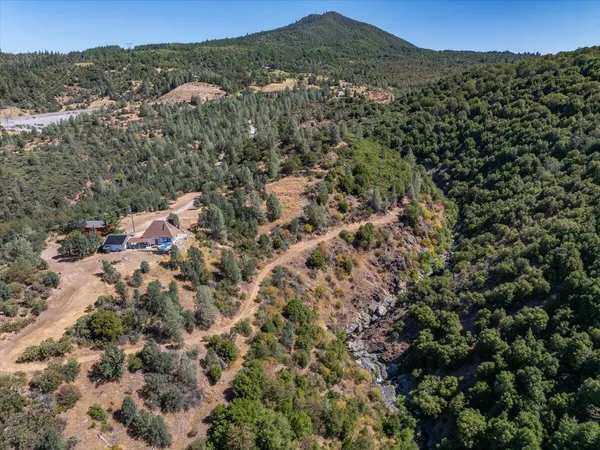 $599,900 | 17038 Centrum Lane, Bella Vista, CA 96008
