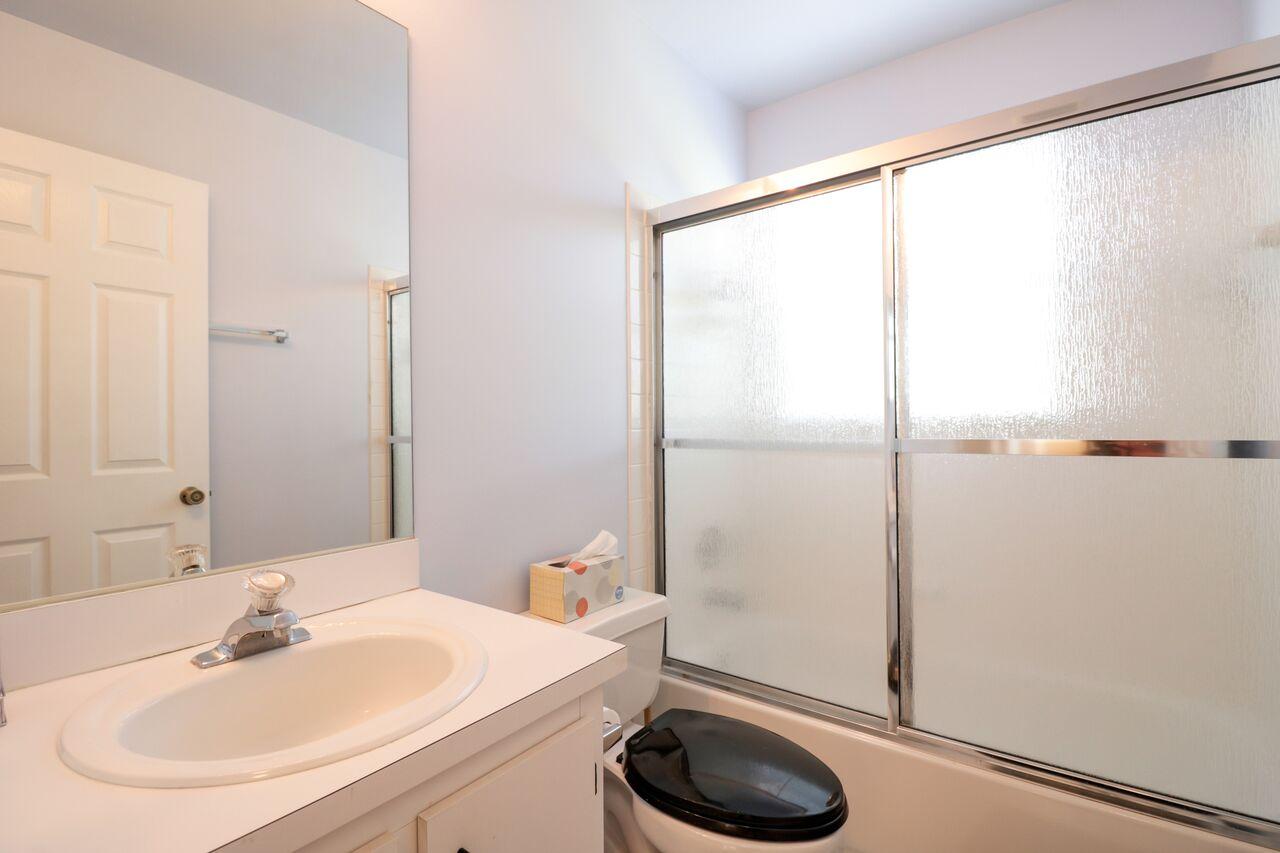 10130 Fanfare Drive Boca Raton, FL 33428 - Photo 21 of 27 BATHROOM