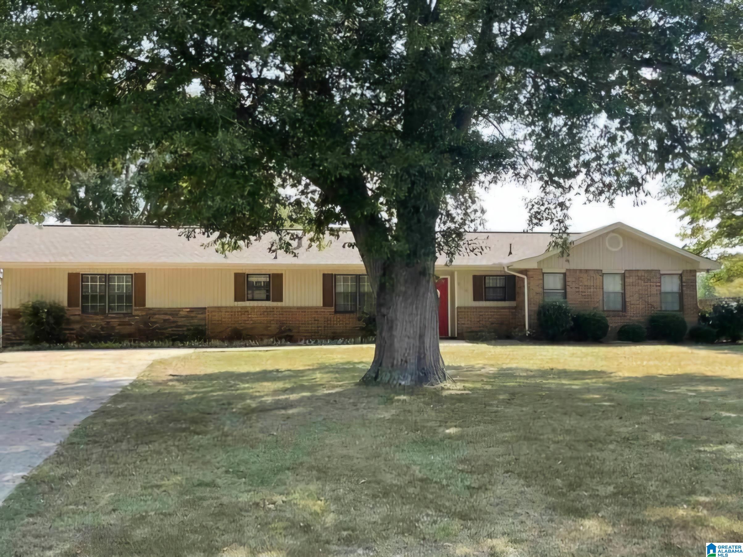 310 Thrash Road Clanton, AL 35045 - Photo 2 of 19