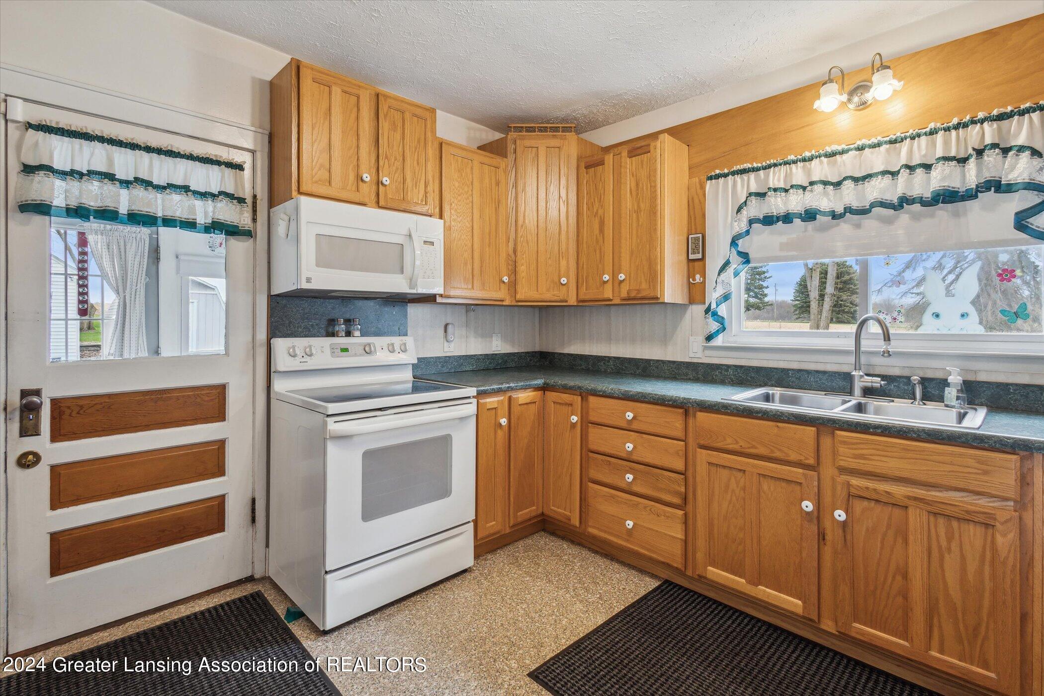 2909 East Clark Road Bath, MI 48808 - Photo 11 of 31 15-2909-E-Clark-Rd-Bath-Twp-MI-48808-Win