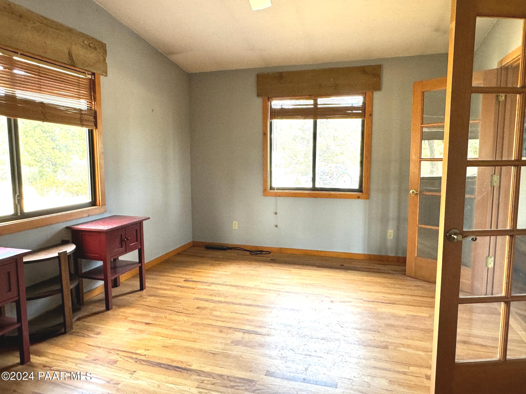 15255 South Middle Ridge Road Kirkland, AZ 86332 - Photo 20 of 63 022_Den