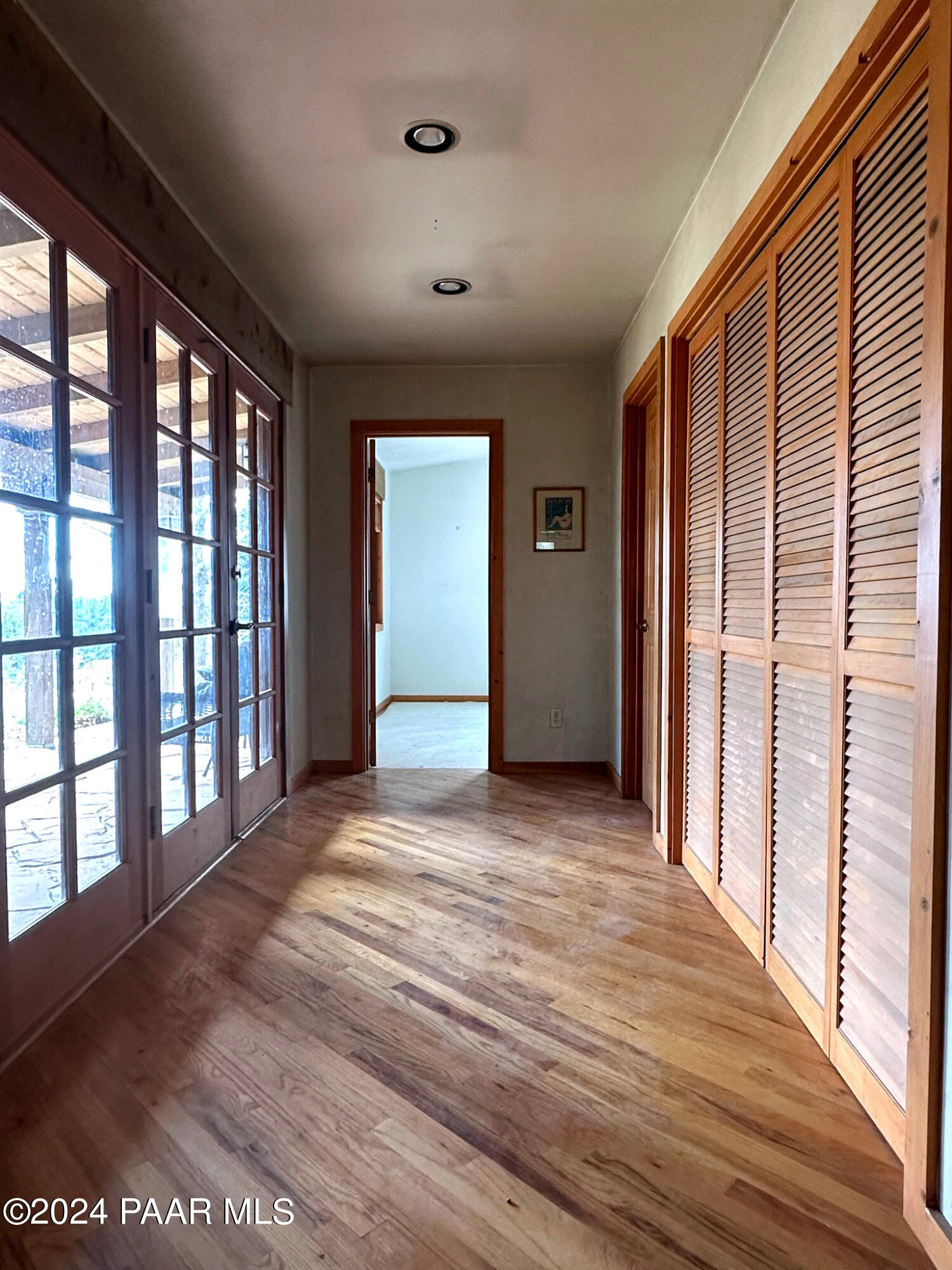 15255 South Middle Ridge Road Kirkland, AZ 86332 - Photo 21 of 63 023_Hallway