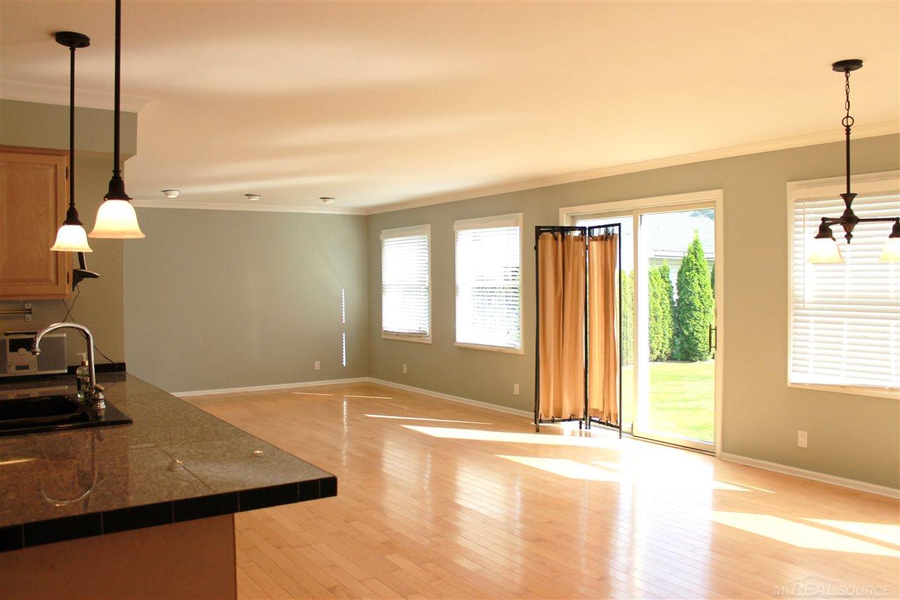1071 Hampton Road Grosse Pointe Woods, MI 48236 - Photo 4 of 30