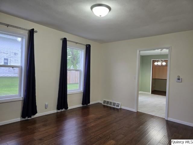 237 North Marion Street Carthage, IL 62321 - Photo 3 of 30