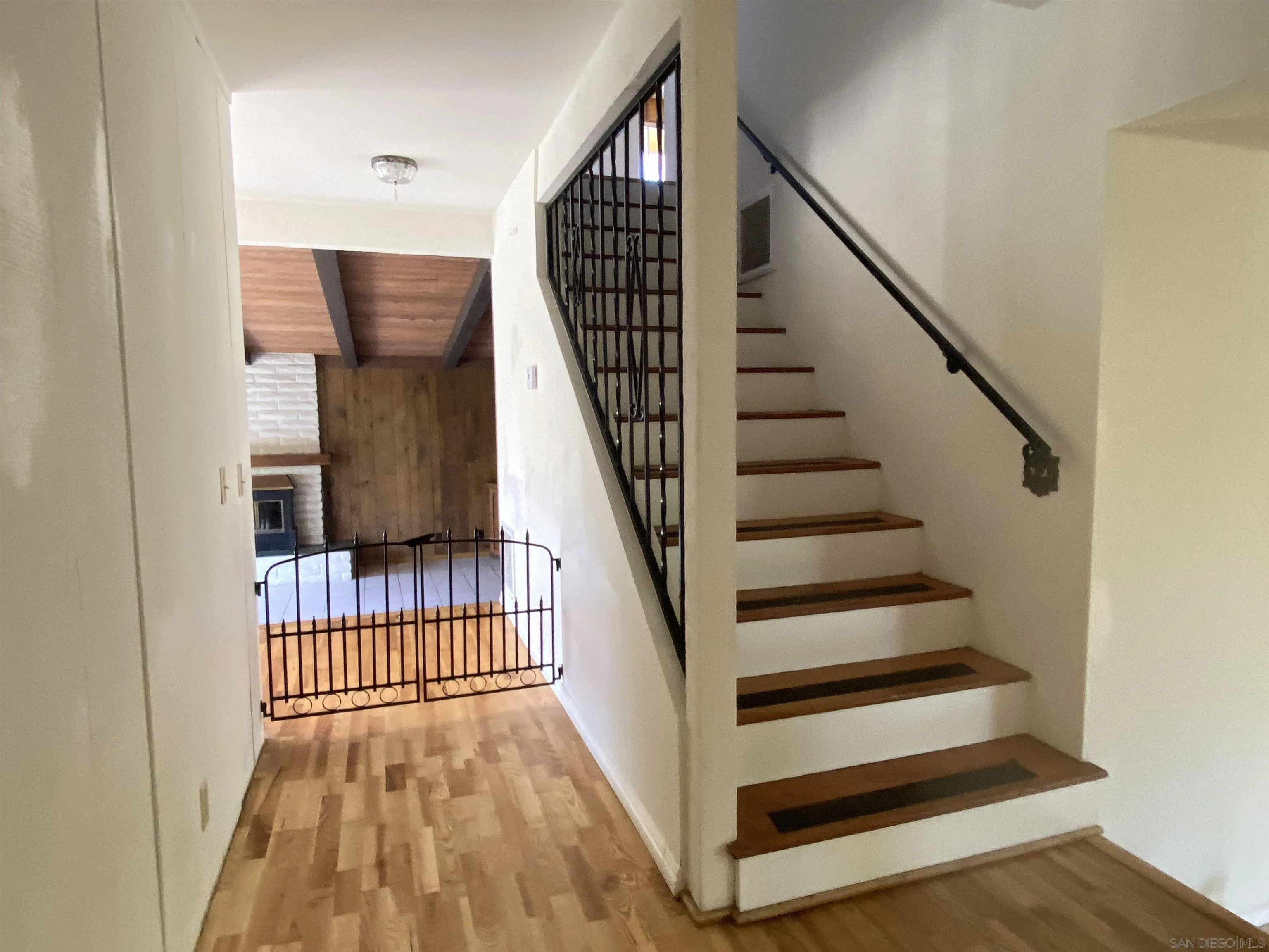 1780 Rabbit Hill Fallbrook, CA 92028 - Photo 33 of 60 a view of entryway