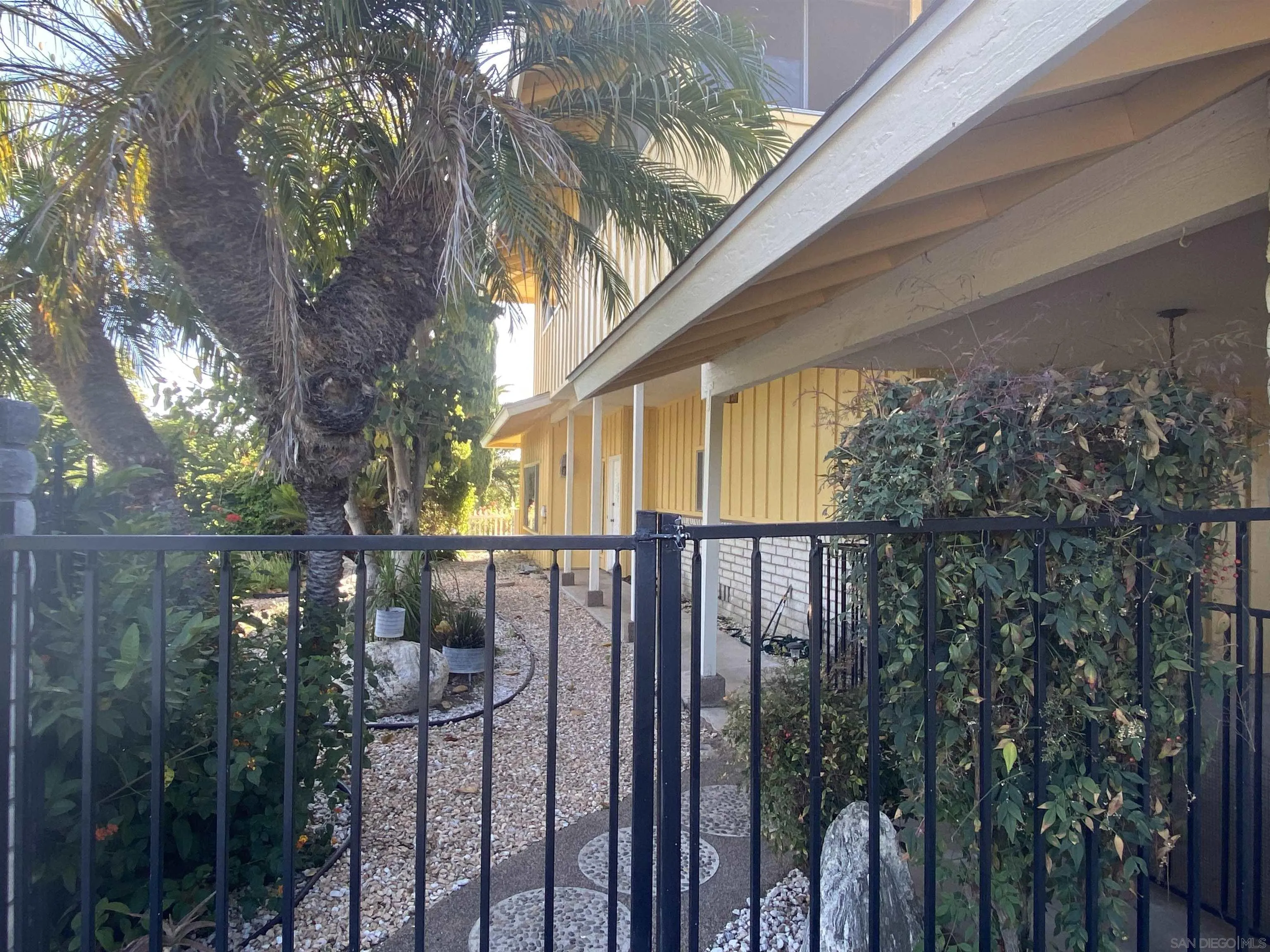 1780 Rabbit Hill Fallbrook, CA 92028 - Photo 4 of 60 a view of a house with a tree in the background