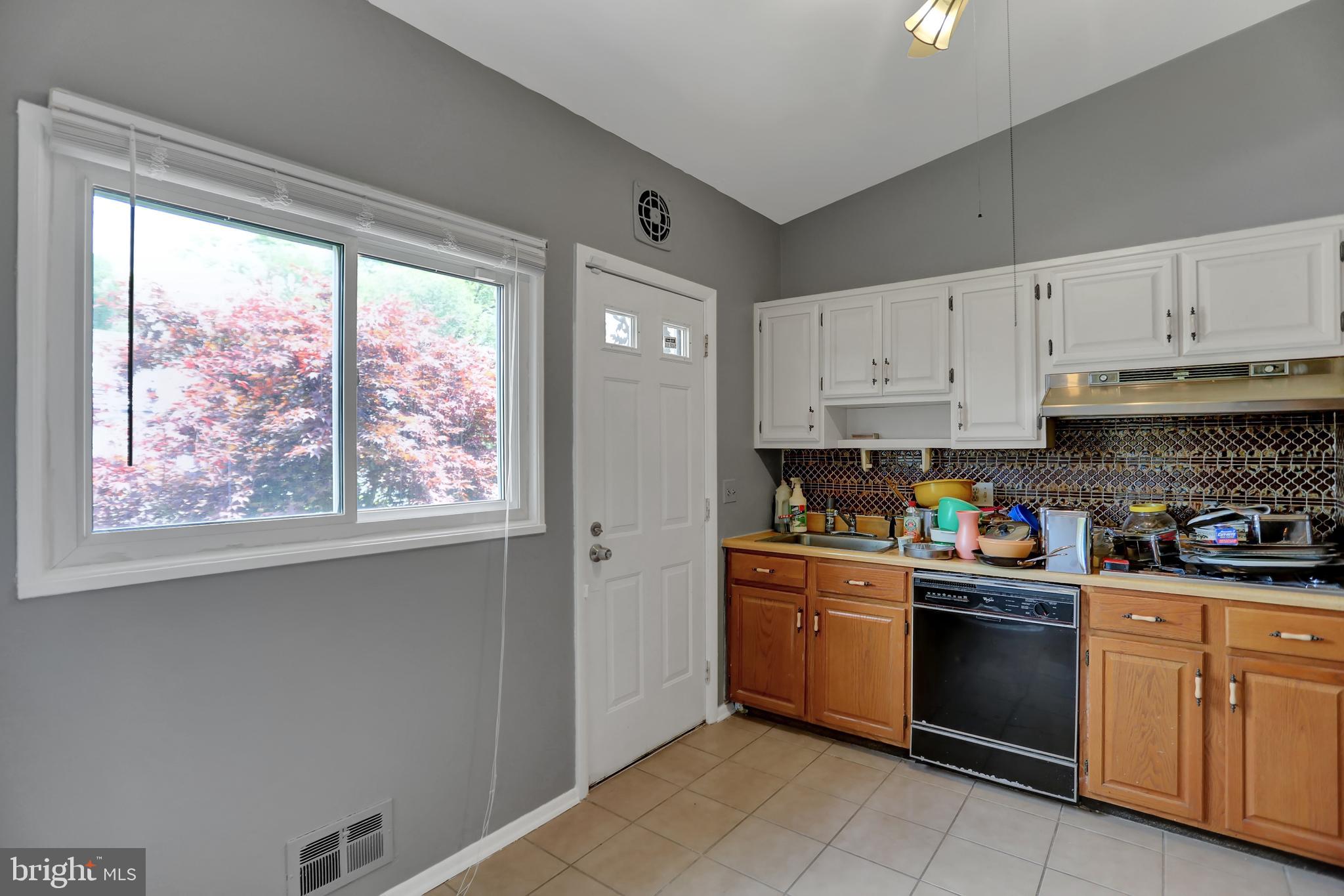 3405 Kelox Road Baltimore, MD 21207 - Photo 17 of 42