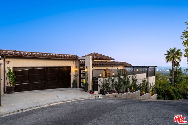 $6,470,000 | 1380 Summitridge Place, Beverly Hills, CA 90210
