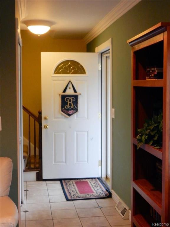 183 East Maryknoll Road Rochester Hills, MI 48309 - Photo 2 of 38
