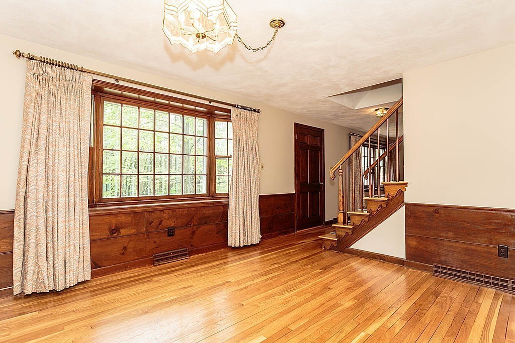 4 Wagontrail Road Chelmsford, MA 01824 - Photo 9 of 27 Gallery Image 9