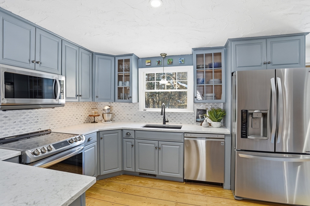 144 Nourse Road Bolton, MA 01740 - Photo 13 of 42