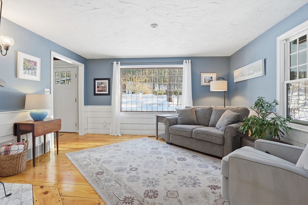 144 Nourse Road Bolton, MA 01740 - Photo 8 of 42