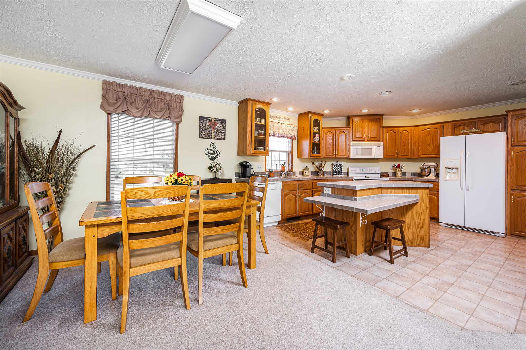 4620 East Armstrong Road Leesburg, IN 46538 - Photo 10 of 34 Gallery Image 10