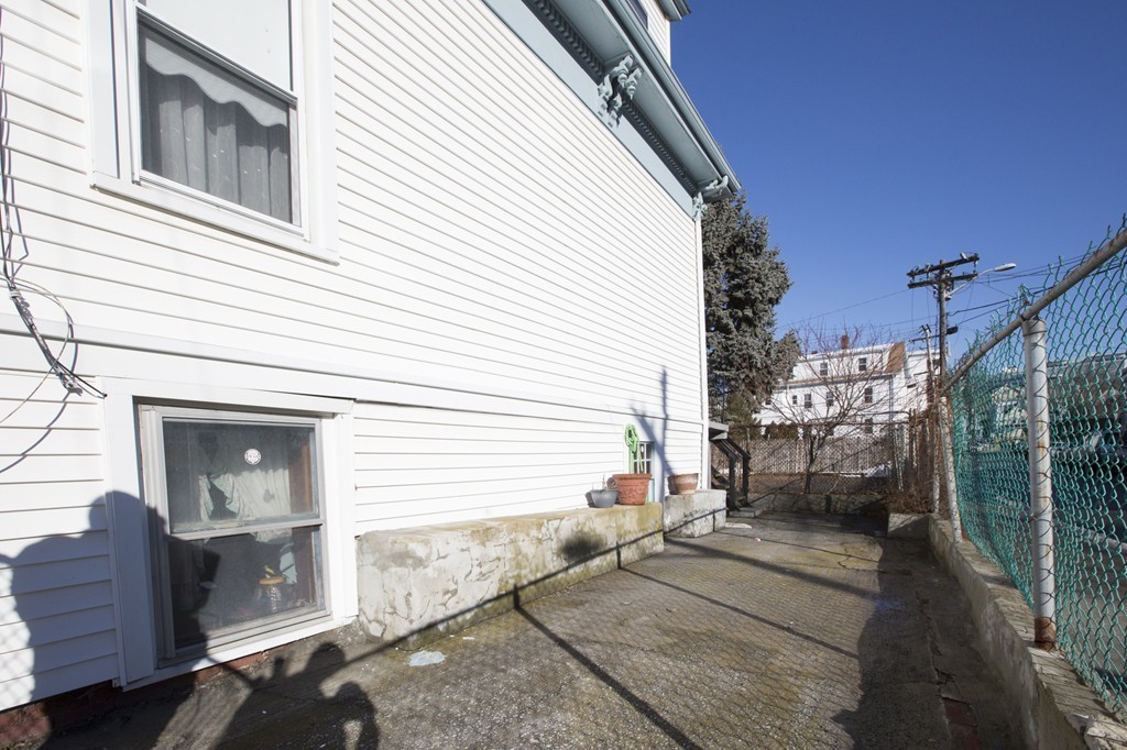 33 Johnson Street Lynn, MA 01902 - Photo 4 of 17