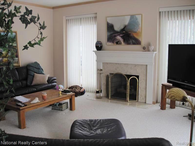 620 Sandalwood Road Canton, MI 48188 - Photo 4 of 25 Family Room