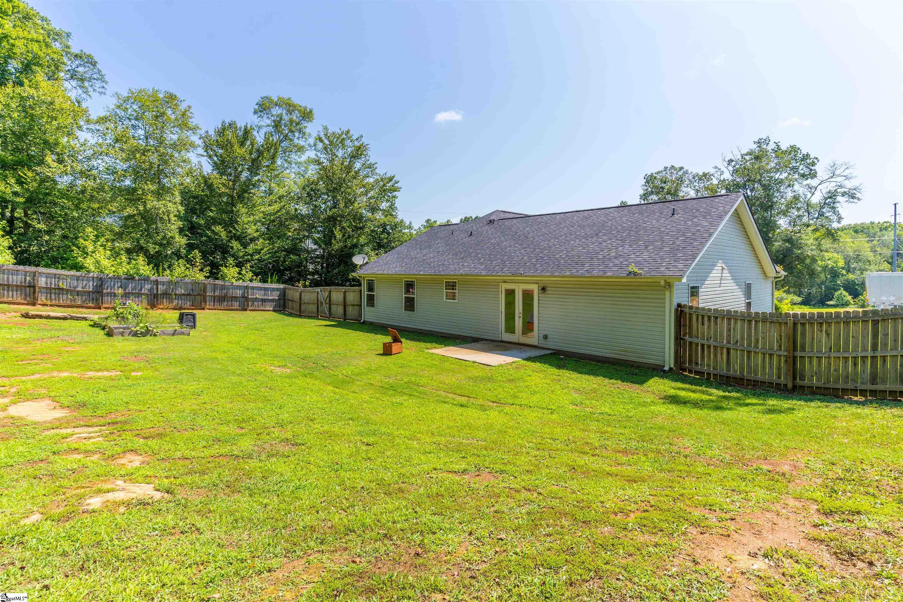233 Redcoat Court Simpsonville, SC 29680 - Photo 3 of 33
