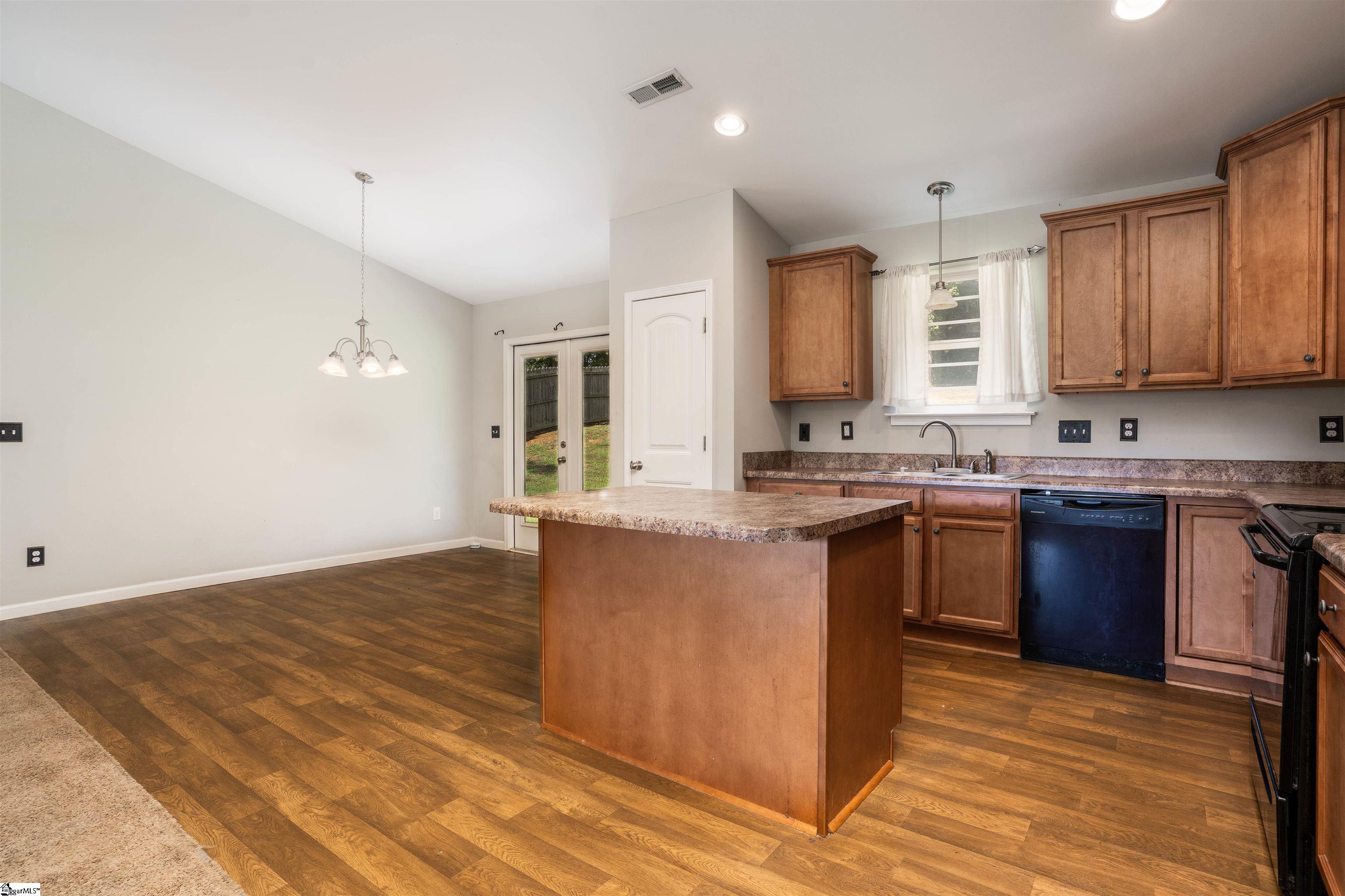 233 Redcoat Court Simpsonville, SC 29680 - Photo 6 of 33