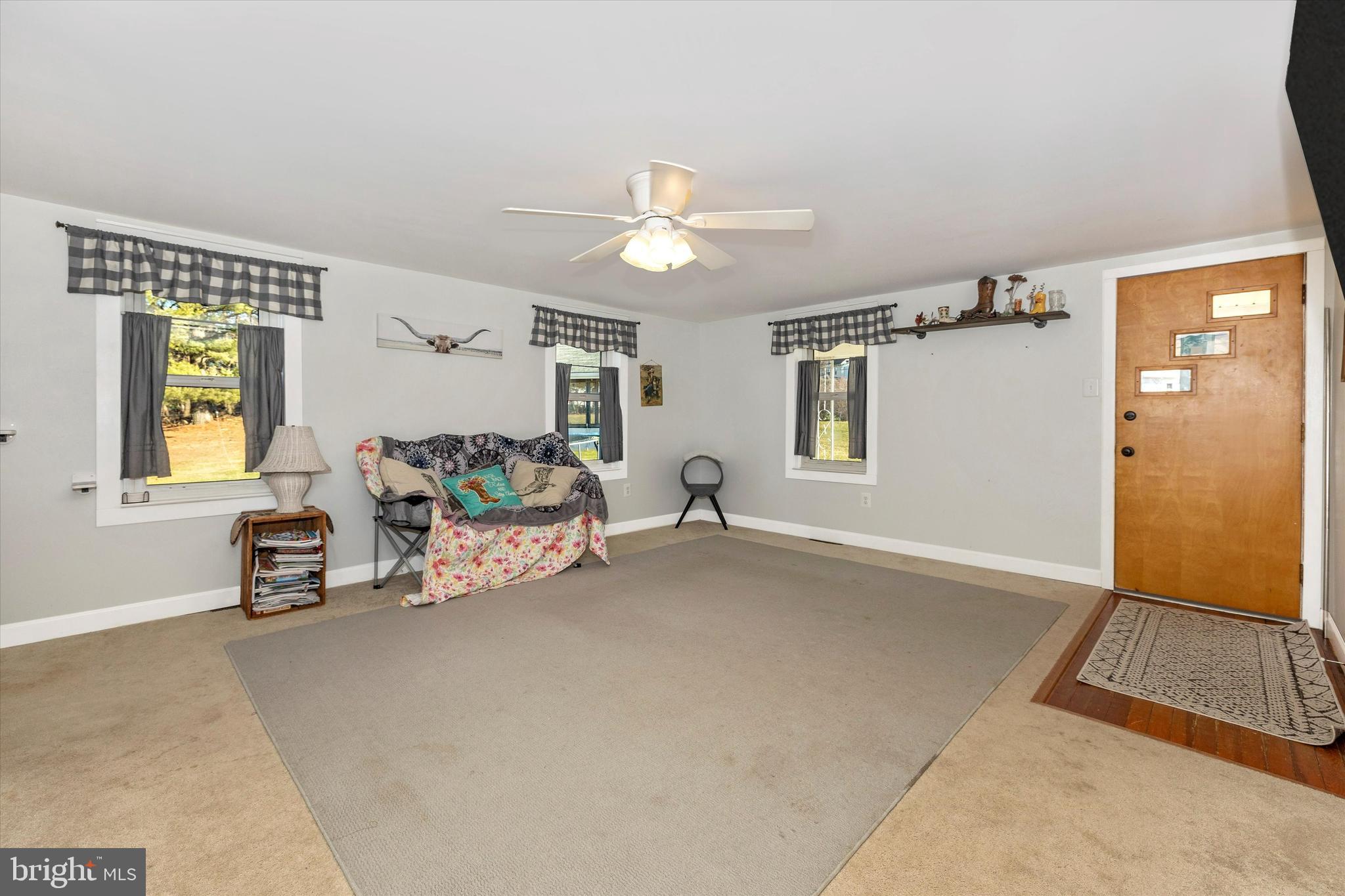 22716 Cavetown Church Road Smithsburg, MD 21783 - Photo 5 of 33 Gallery Image 5
