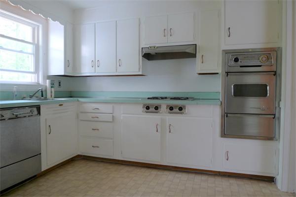17 Ridley Road Dedham, MA 02026 - Photo 4 of 18 Gallery Image 4