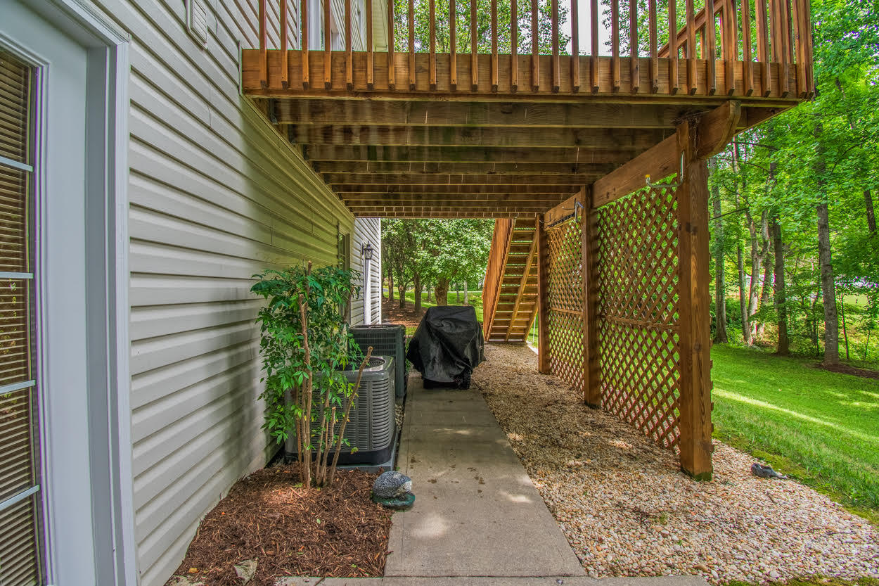 55 Ridgeview Road Blue Ridge, VA 24064 - Photo 26 of 33 X